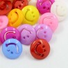 10 boutons forme smiley sourire couleurs assorties