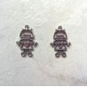 Breloque petite fille au fil  en métal couleur argent, pour enfant adulte, décor, bijou. Existe en petit garçon