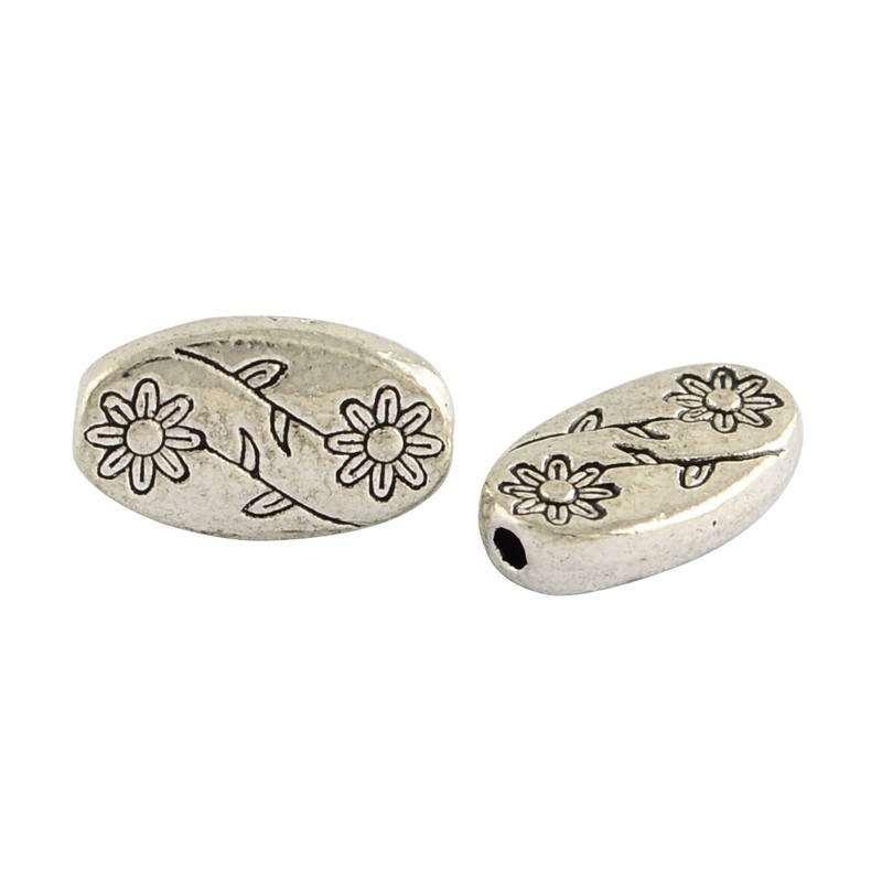 Perle métal ovale et plate à décor de fleurs délicates couleur argent antique