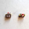 Breloque cupcake en résine tranche gateau marron