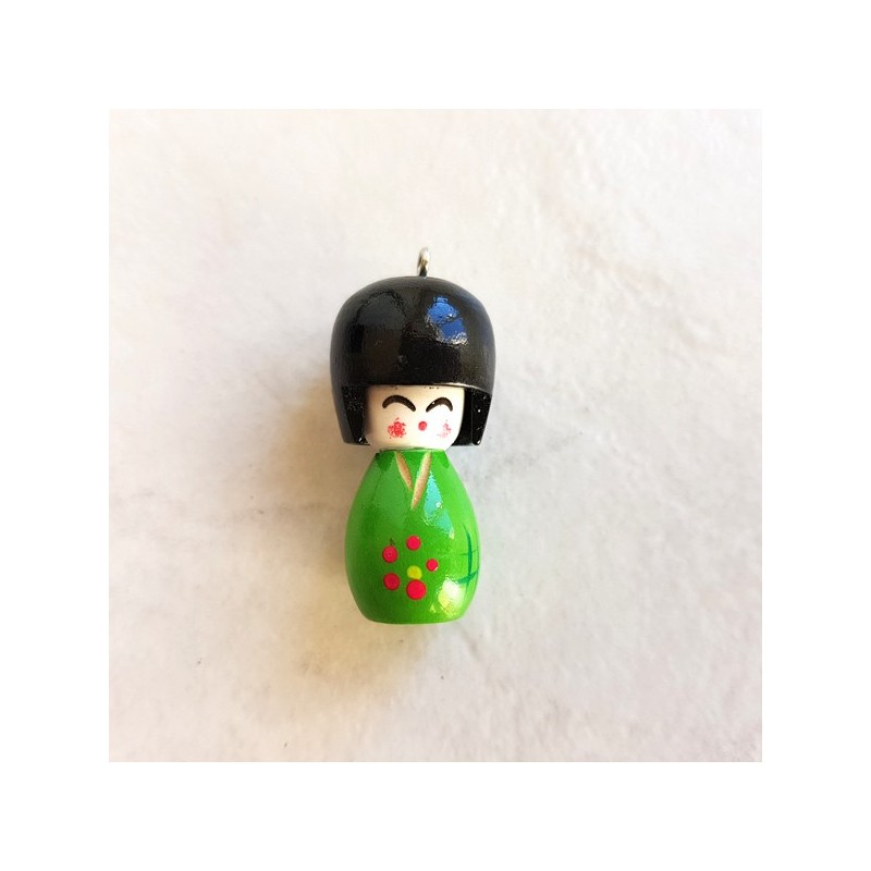 Pendentif poupée japonaise Kokeshi verte bois laqué bois