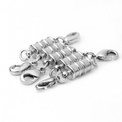 Aimants pour Collier Bracelet en Laiton de forme colonne. Le mousqueton peut permettre une attache rapide au collier ou bracelet